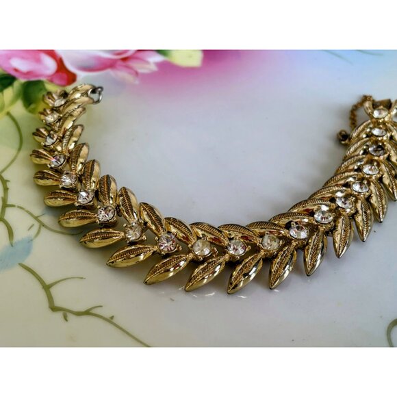 Vintage 1950s Coro Gold Tone Leaf Bracelet With Rhinestones - Picture 11 of 11